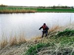 Visstekken noordelijke buitengracht, "de Toekomst", schoongemaakt!